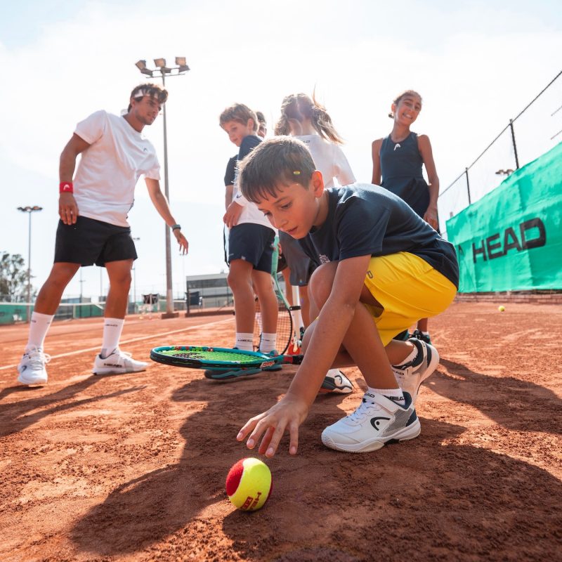 Tenniskurse für Kinder und Jugendliche ab Mitte April